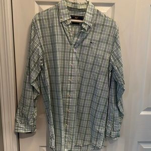 Like New!Vineyard Vines plaid button down shirt!